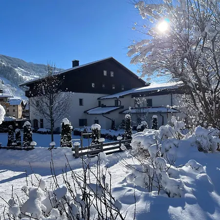 Haus Standlgut -- Incl Sommercard Aparthotel Rauris